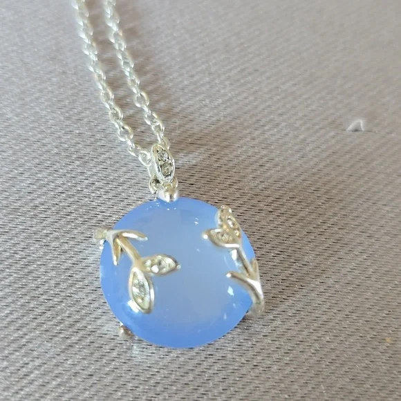 Unbranded Blue Opalescent Pendant Necklace & Drop Earrings Set Silver Tone Flora - Picture 4 of 8